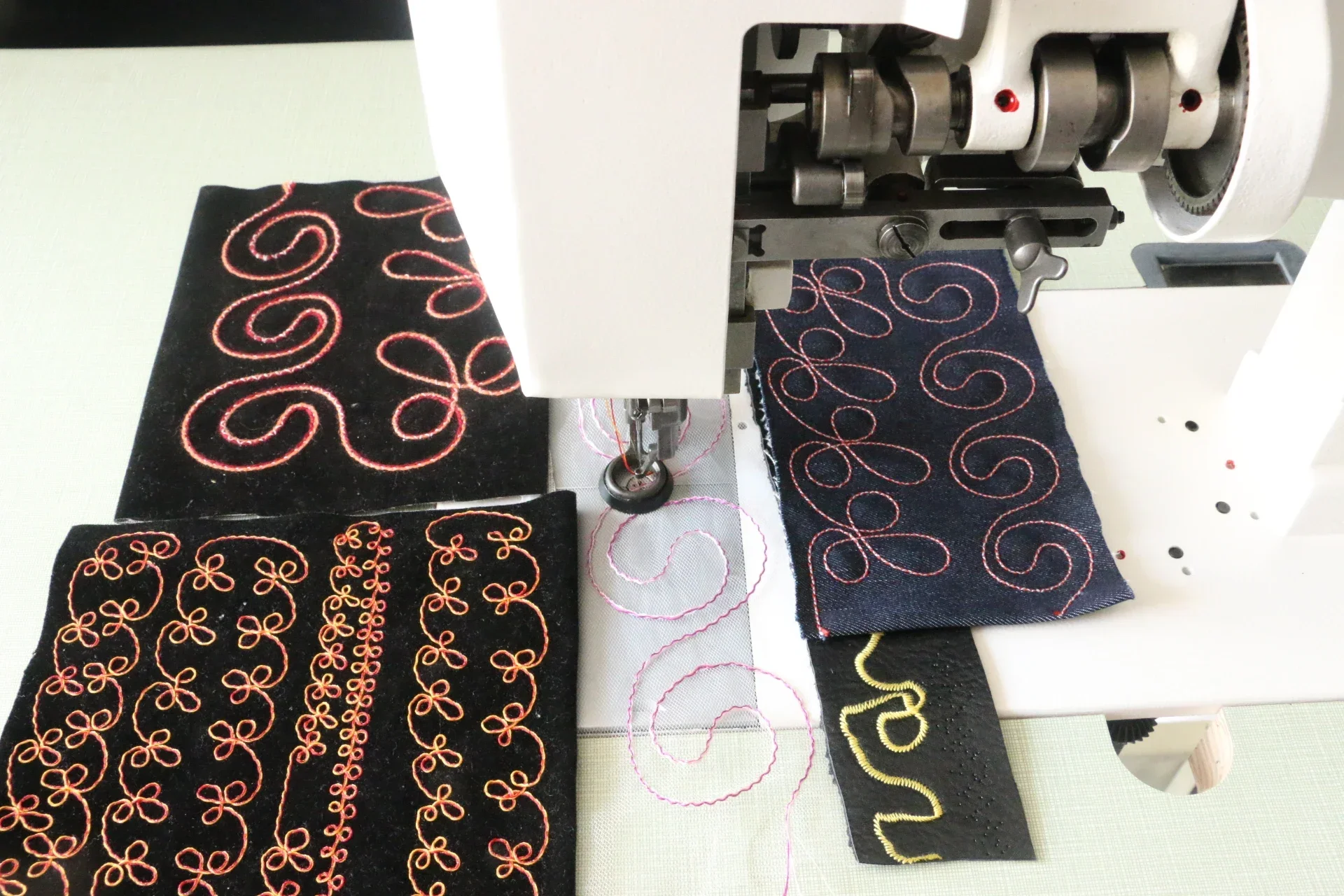 Hot sales DS-1121 Handle Opera - Embroidery Zig Zag Stitch recension och pris