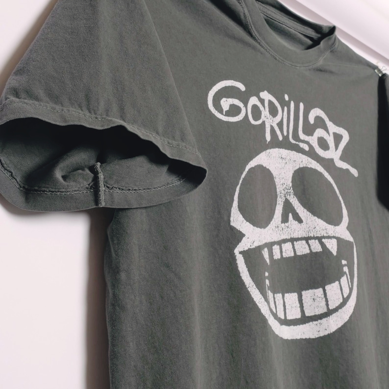 Gorillaz Band Print Short Slee - Embroidery Studio recension och pris
